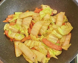 白菜とソーセージのカレー風味炒め作り方5写真