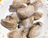 冷凍蒸し牡蠣とお吸物の素で簡単スープ！作り方1写真