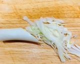 鶏レバーと蒟蒻のからしマヨ和え作り方3写真