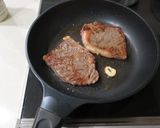 牛ロースステーキ　バルサミコソース作り方2写真