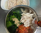 キムチで☆ほうれん草と蒸し鶏の和え物作り方5写真
