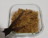 焼きそばリメイク　にんにく香るそばめし作り方1写真