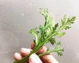 簡単一品 竹輪に春菊 詰めちゃいました作り方1写真