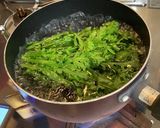 春菊とベーコンのペペロンチーノ風作り方3写真