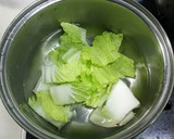 ほうれん草と白菜(＋油揚げ)の味噌汁作り方2写真