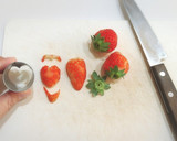 ちょこっと苺でハート＆クマちゃんデコ作り方1写真