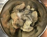 海老と牡蠣のアヒージョ作り方1写真