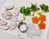 お正月に簡単！☆紅白梅のお雑煮☆作り方1写真