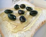 おせちの黒豆のトースト！タロの弁当正月編作り方3写真
