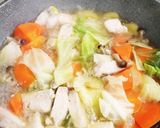 冷蔵庫の野菜を活用！鶏むね肉の塩麹スープ作り方3写真