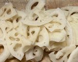 簡単★蓮根とひき肉のエスニックスープ作り方1写真