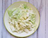 おつまみに♪コンビーフとキャベツの炒め物作り方1写真