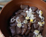 ヨウサマの減塩蒟蒻と葱の豆板醤ラー油炒め作り方1写真