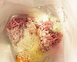 ポリ袋でつくるチーズinハンバーグ作り方2写真