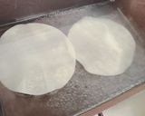 餃子の皮で簡単♡ヘルシーミルクレープ作り方1写真