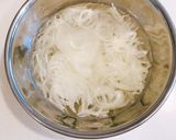 超簡単！メグデュカ　サバ缶オニオンサラダ作り方1写真