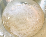 蓮根とさつま揚げと白滝と人参の煮物作り方3写真