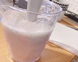 冷凍いちごで作るいちごバナナスムージー☆作り方3写真