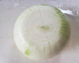 低カロリー☆とろとろまるごと玉ねぎスープ作り方1写真
