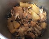 旭ポンズで手羽元と大根・シメジの煮物♪作り方7写真
