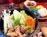 味付け鶏で寄せ鍋 白菜キムチ 餅チーズ作り方4写真
