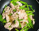スタミナ抜群！豚肉とニンニクの芽炒め作り方3写真