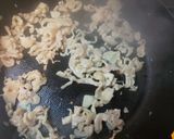 豆苗と鶏皮のダシダにんにく作り方3写真