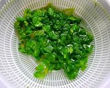 簡単！菜の花と椎茸の黄身味噌汁作り方4写真