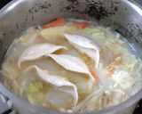 あまり野菜と餃子のちゃんぽん風スープ作り方3写真
