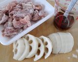 材料2つ！鶏ももと蓮根のにんにく醤油焼き作り方1写真