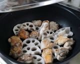 材料2つ！鶏ももと蓮根のにんにく醤油焼き作り方3写真