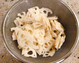 れんこんと鮭フレークのマヨネーズ炒め♪作り方1写真