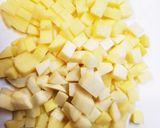 エビとポテトのころころガーリック炒め作り方2写真