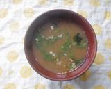 インスタントお味噌汁に九条ねぎを♪作り方1写真