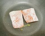 サーモンのムニエル レモンバターソース作り方2写真