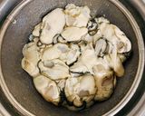 絶品　広島産牡蠣✨ペペロンチーノ風炒め作り方2写真
