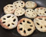 ピリッと旨辛！蓮根のラー油照り焼き作り方8写真