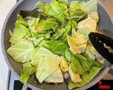 鶏むね肉とキャベツの手羽先風甘辛炒め作り方7写真