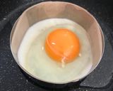 丸いセルクルで綺麗に剥れるまん丸目玉焼き作り方3写真