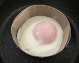 丸いセルクルで綺麗に剥れるまん丸目玉焼き作り方4写真