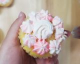 5分で簡単　かわいいフラワーカップケーキ作り方5写真