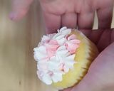 5分で簡単　かわいいフラワーカップケーキ作り方8写真