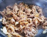 袋で混ぜて胃袋掴む！簡単玉ねぎ甘辛豚丼作り方4写真