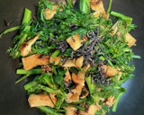 ささっと♩春菊と油揚げの塩昆布炒め作り方10写真