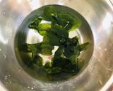 冷凍餃子でもやしとわかめの簡単餃子スープ作り方1写真