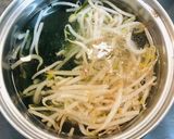 冷凍餃子でもやしとわかめの簡単餃子スープ作り方3写真