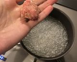 餃子のタネの残りで 肉団子スープ作り方4写真