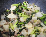 黒大根とタアサイのそぼろ炒め煮作り方7写真