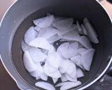 大根と油揚げの赤だしの味噌汁作り方2写真