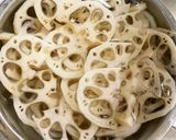 お出汁香るクリームチーズのレンコン炒め作り方1写真